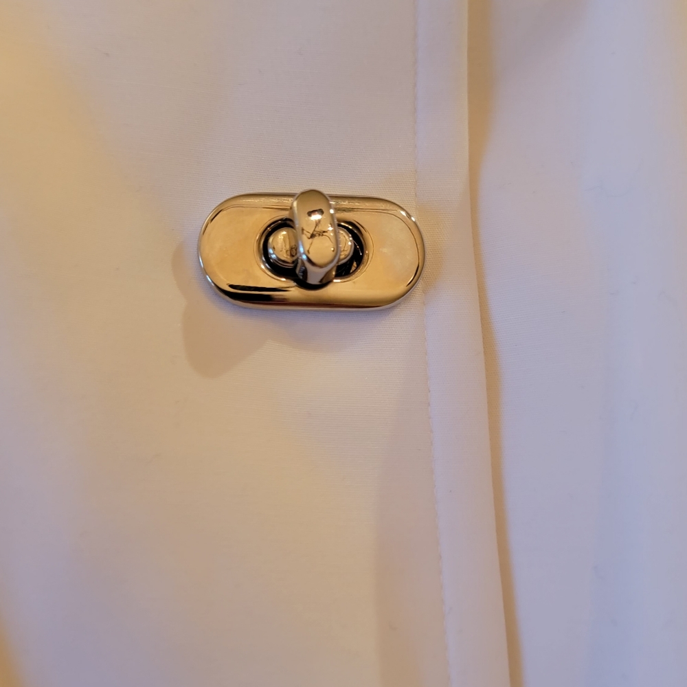 White Coat With Chrome Push Through Twist Lock Closures 2P - Picture 3 of 6